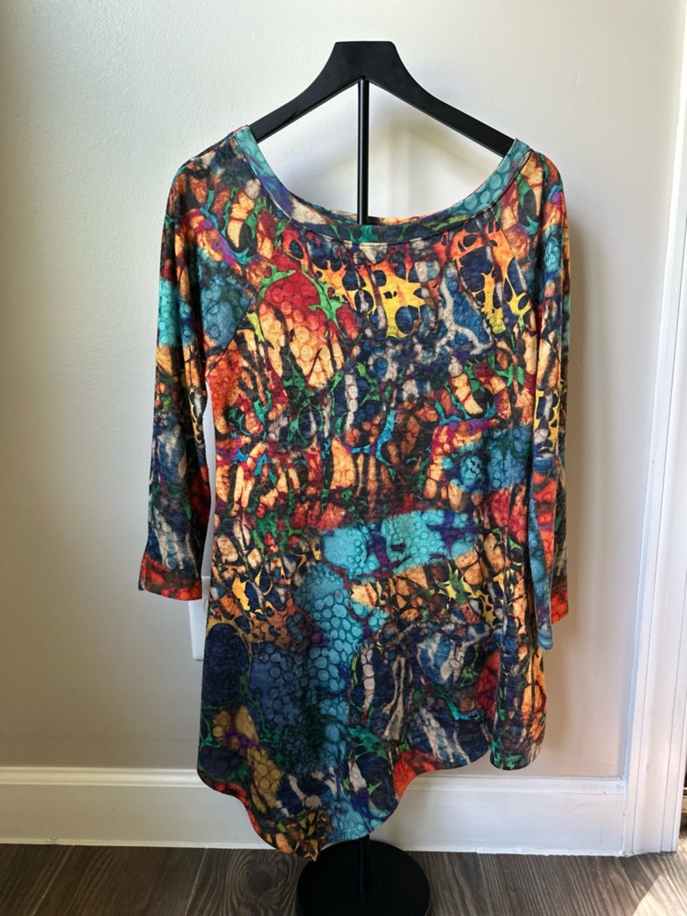 Amma Made Multi-Color Abstract Scoop Neck Tunic in Blue, Orange & Green - Picture 2 of 11
